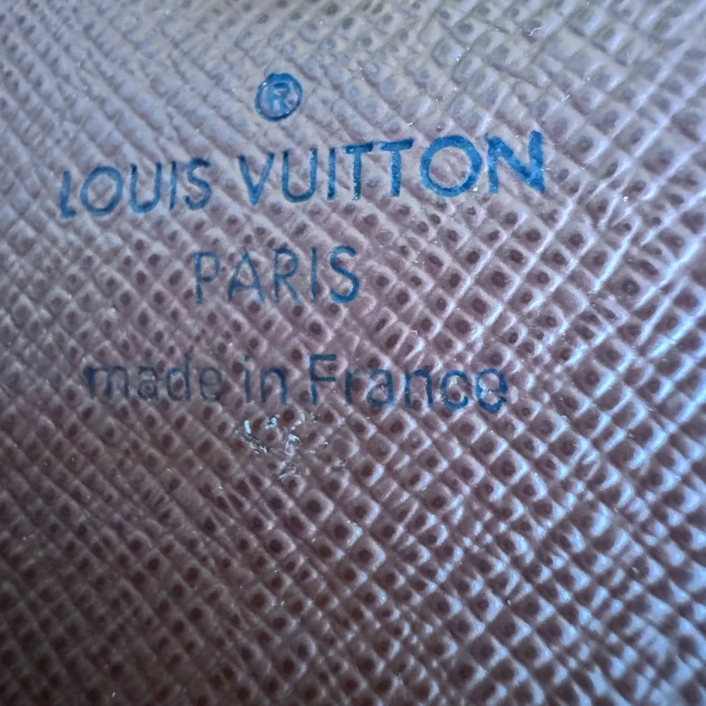 Louis Vuitton Monogram 6 key Holder - Picture 4 of 6